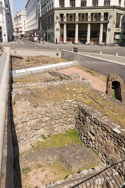 Ausgrabungen_Michaelerplatz_Pressefoto_04.jpg