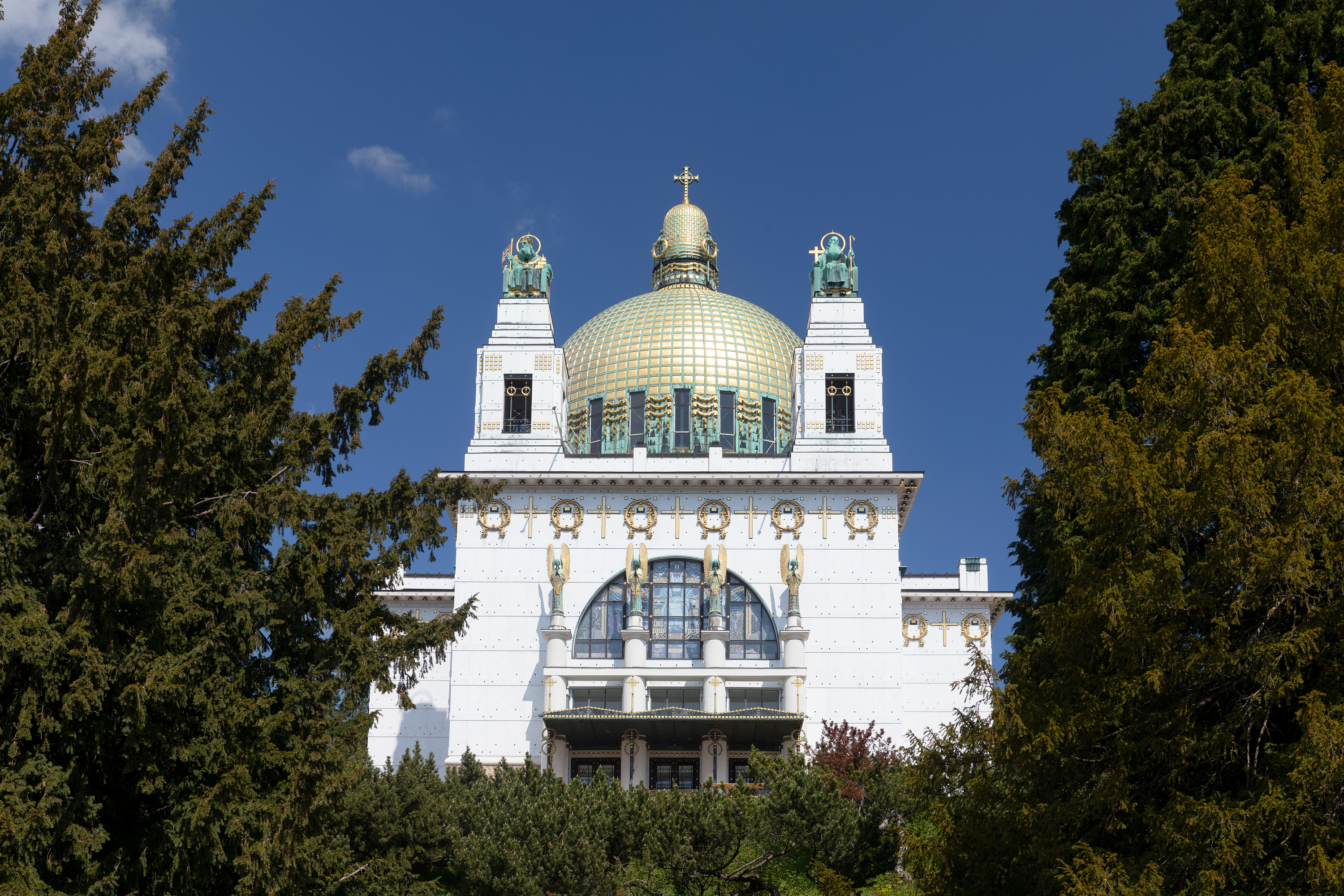 Außenansicht der Otto Wagner Kirche am Steinhof