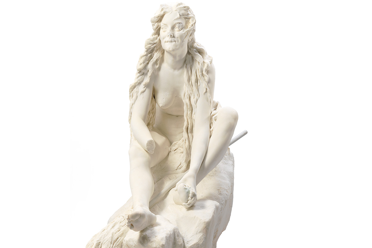 Marmorskulptur einer Hexe bei bei der Walpurgisnacht der Künstlerin Teresa Feodorowna Ries