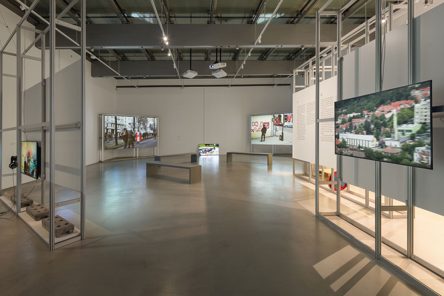 Vergrössert das Bild: Ausstellungsansicht 