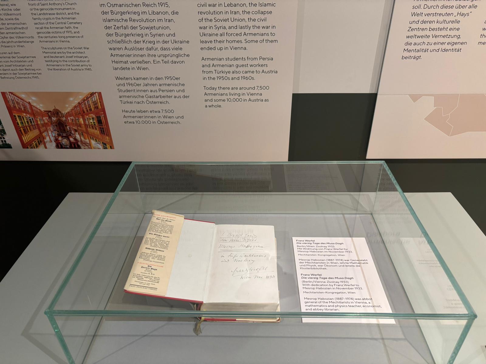 Vergrössert das Bild: Ausstellungsansicht