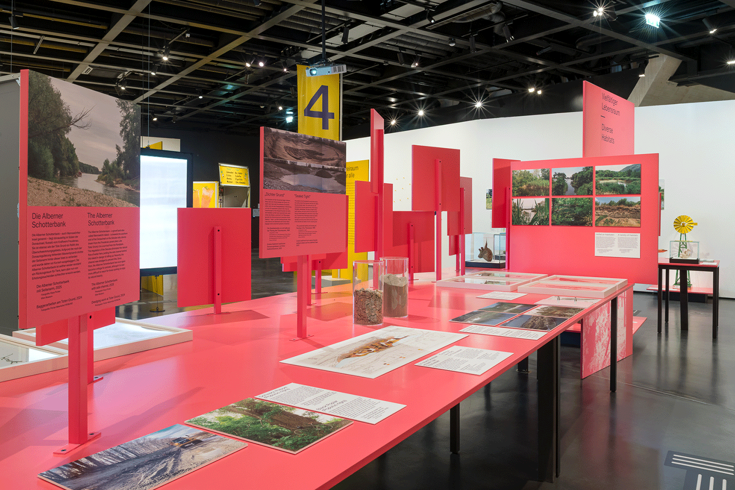 Vergrössert das Bild: Ausstellungsansicht