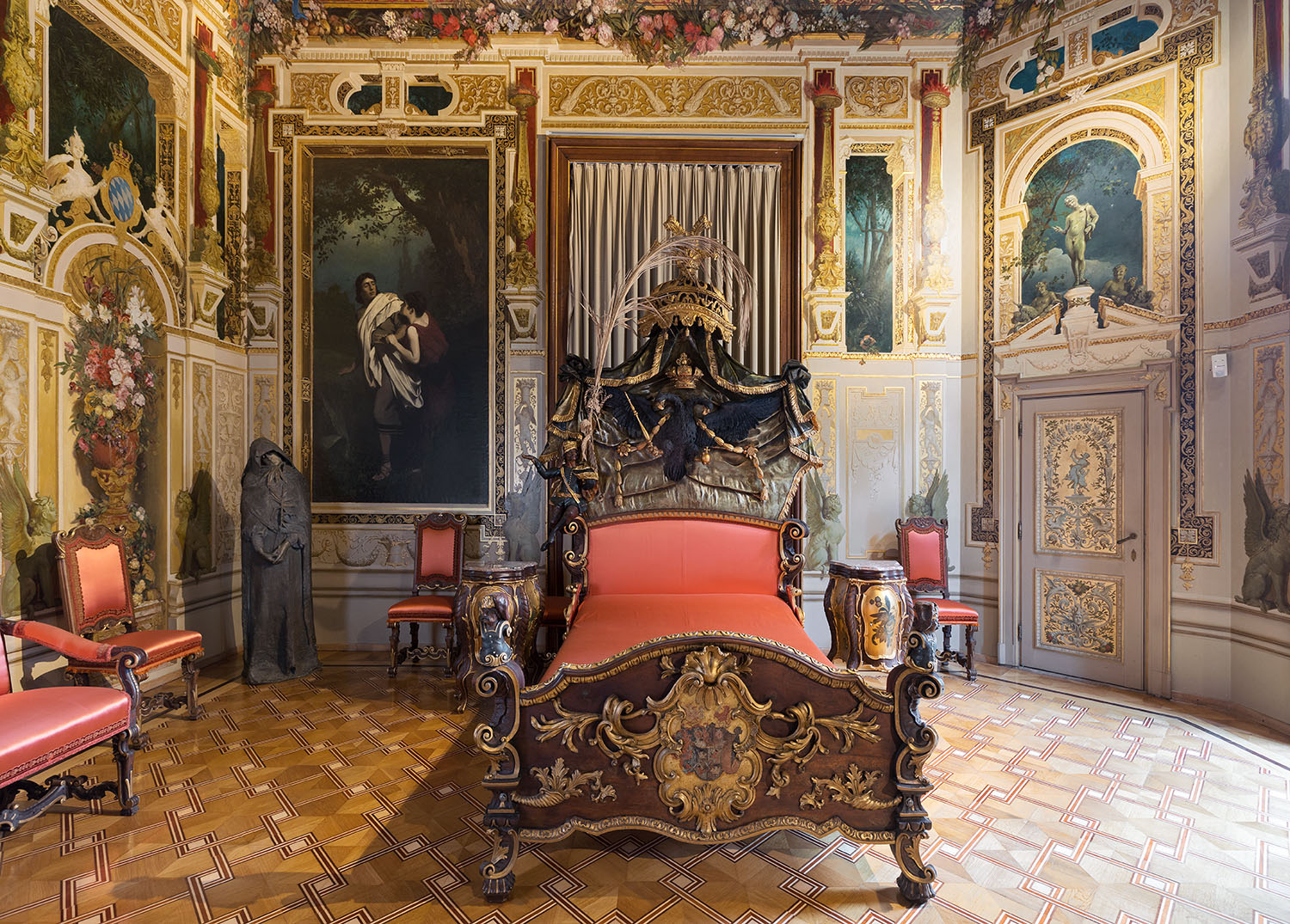 Schlafzimmers der Kaiserin Elisabeth mit opulenten Bett