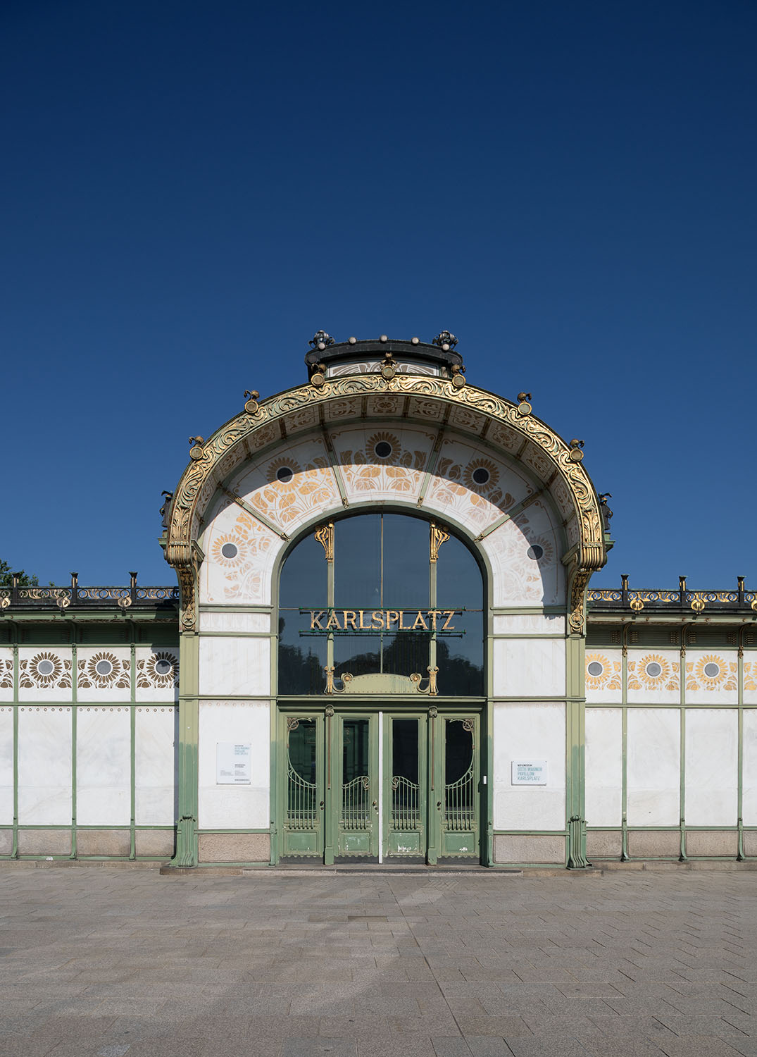 Außenansicht des Otto Wagner Pavillons Karlsplatz